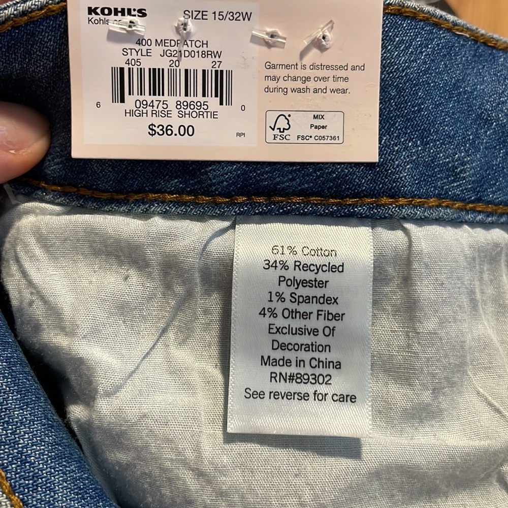 NWT SO Jean Shorts. Size 15/32W - Picture 7 of 7